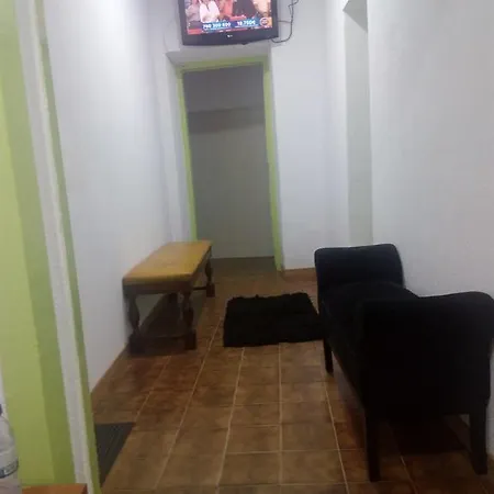 Residencia Martim Moniz Guest house *